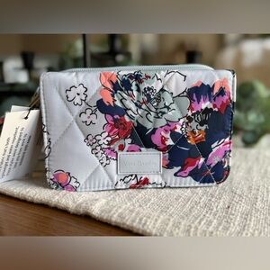 NWT - Vera Bradley Ultralight RFID 3-in-1 Crossbody Bag in Exuberant Floral